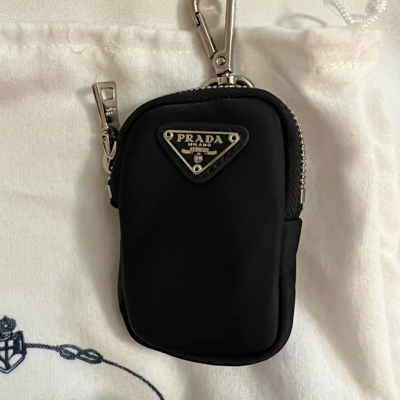 Prada Re-Edition 2005 Te-Nylon Bag - Picture 3 of 10